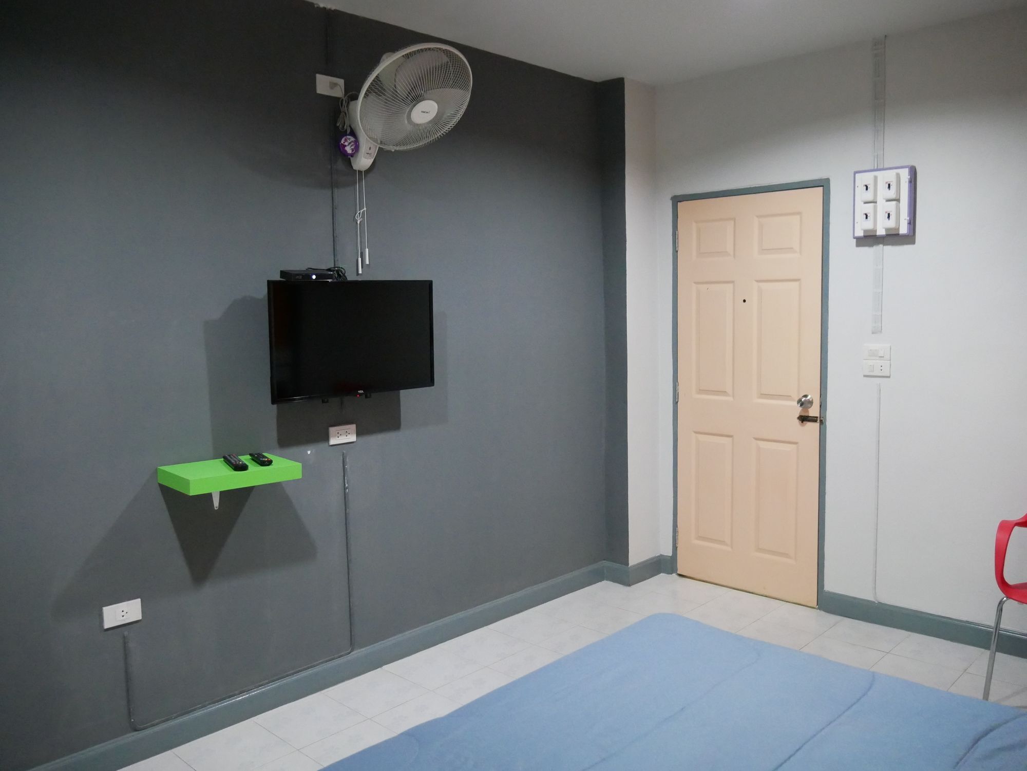 Pk Hotel Бурирам Екстериор снимка