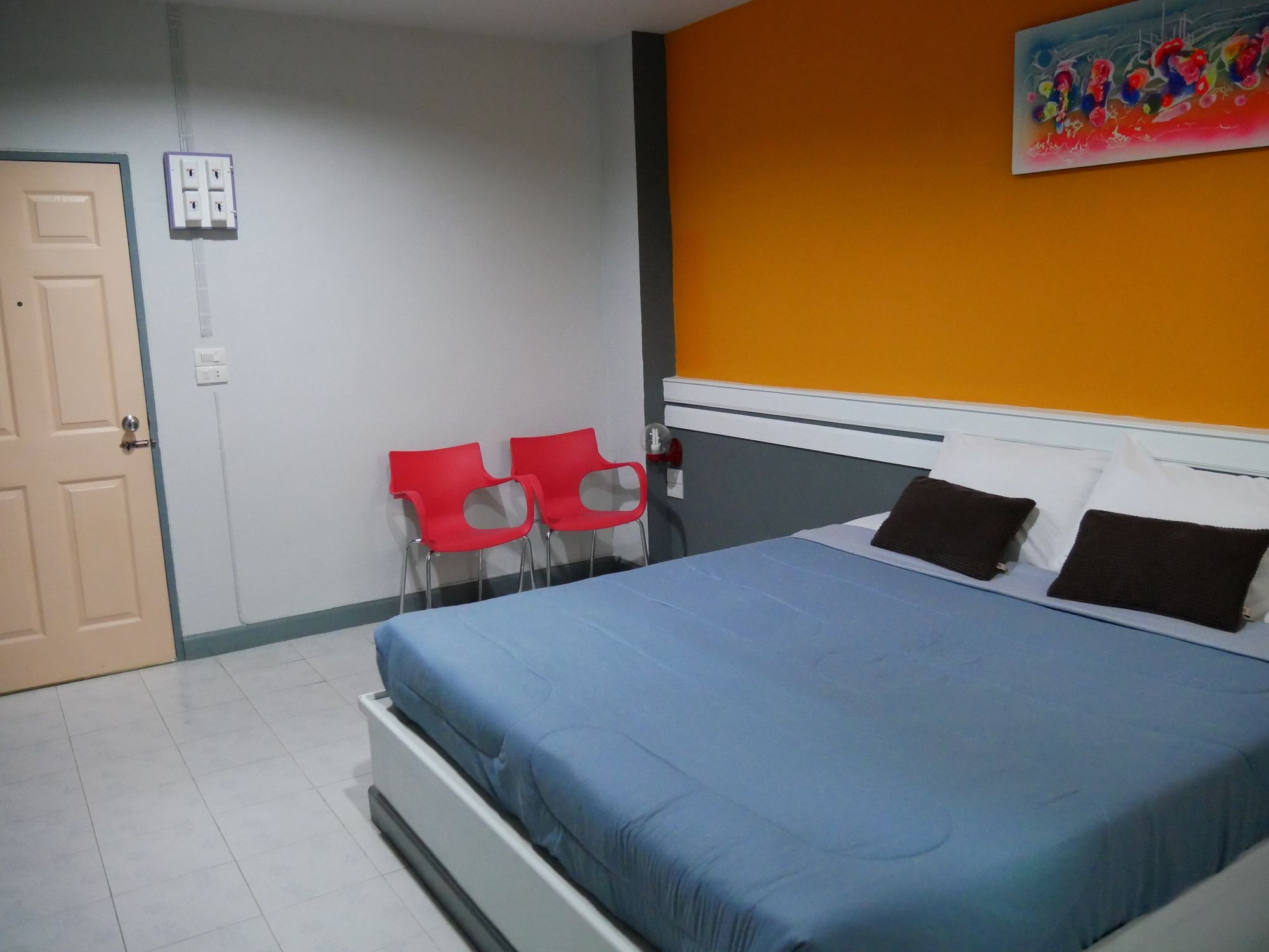Pk Hotel Бурирам Екстериор снимка