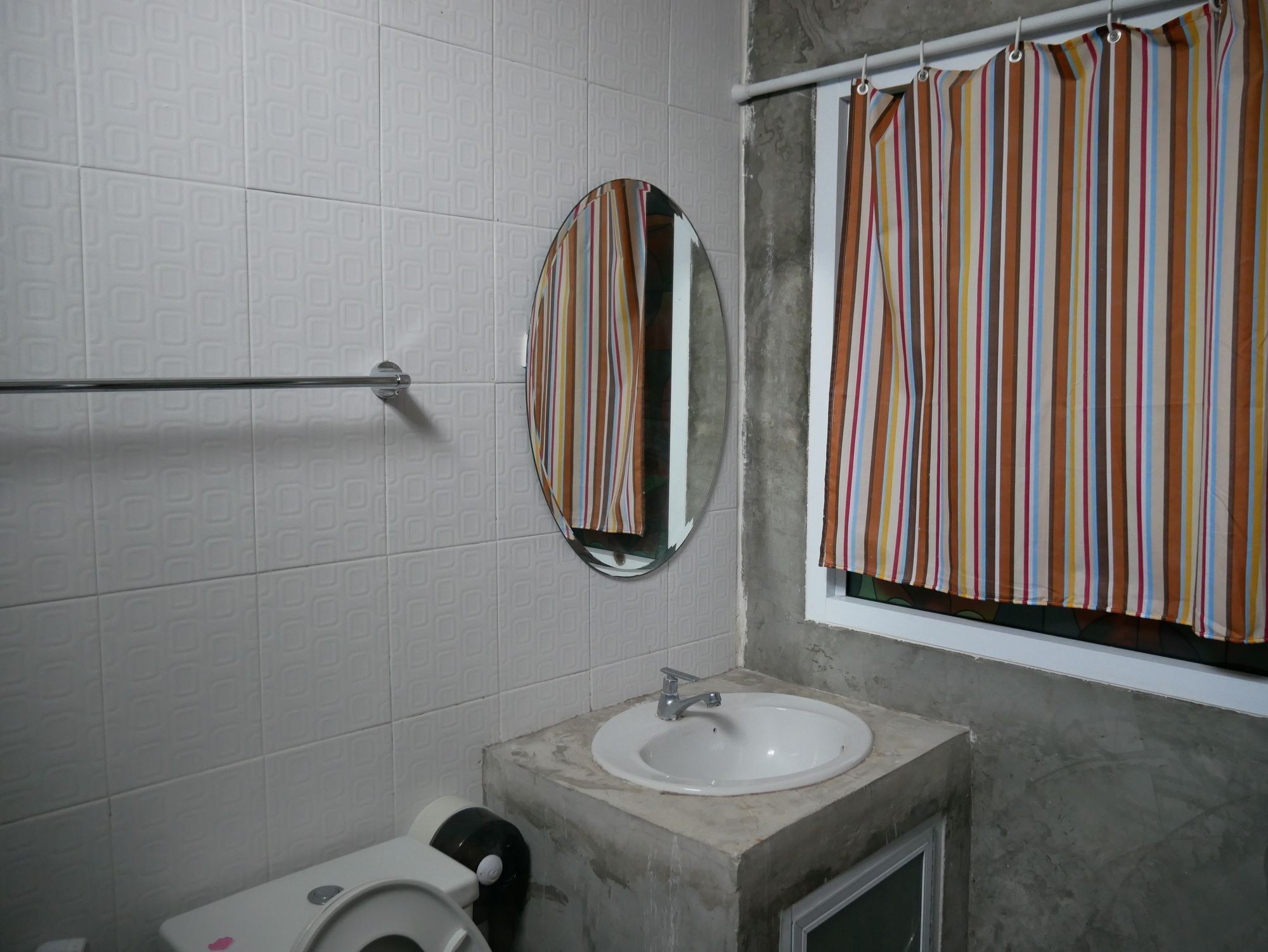 Pk Hotel Бурирам Екстериор снимка